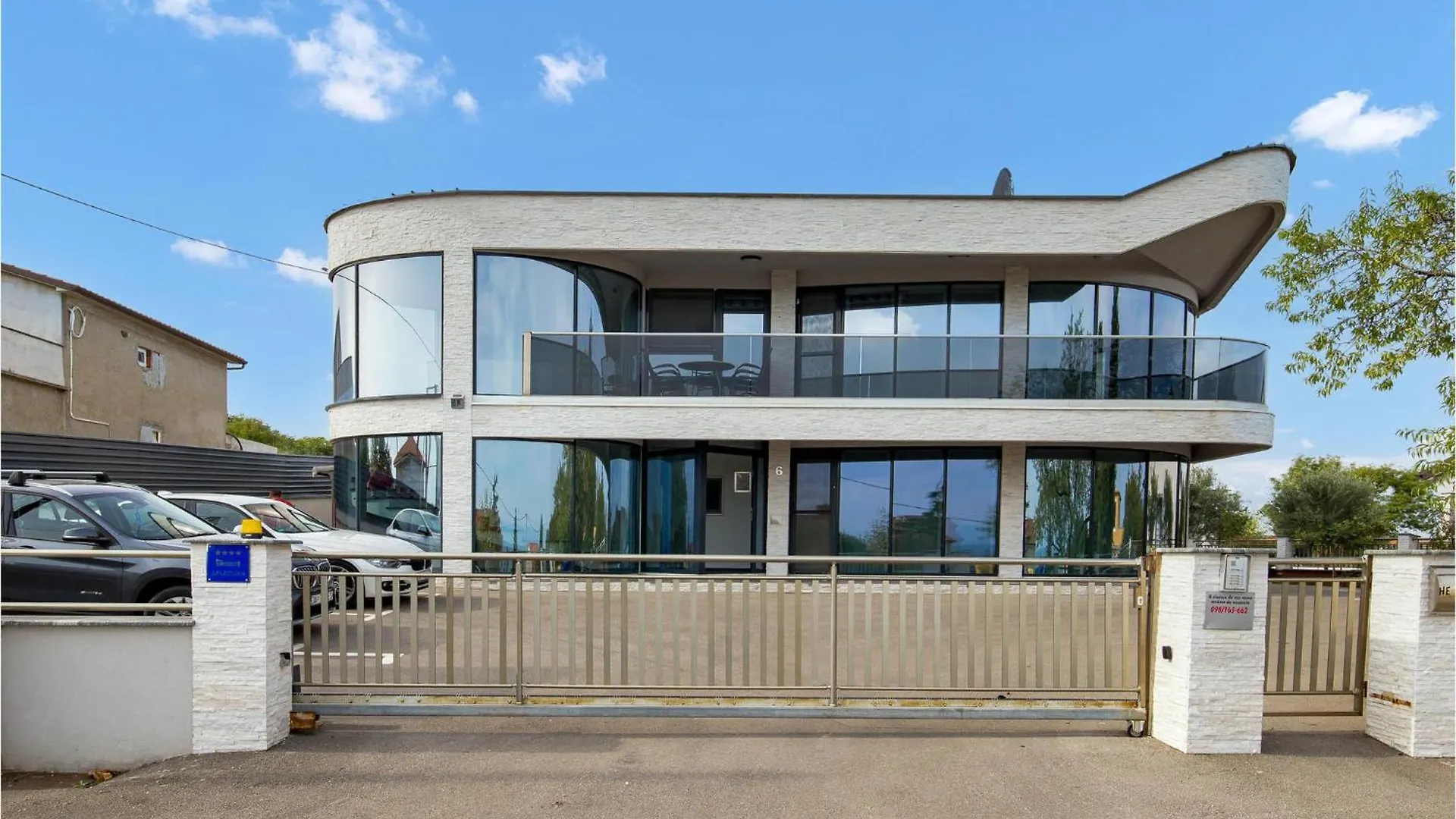 Lovely Apartment In Vrh With Wifi